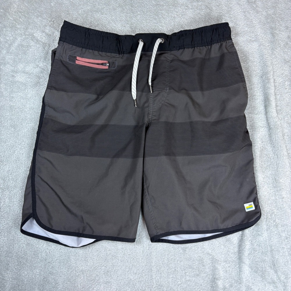 Vuori Shorts Mens S Cruise Boardshort Striped Charcoal Grey Stretch Activewear